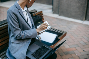 Comprendre le delai de carence pole emploi et son calcul